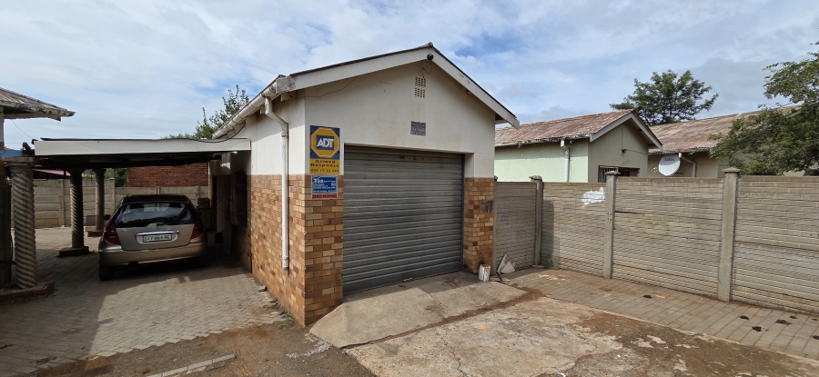 3 Bedroom Property for Sale in Beaconsfield Northern Cape